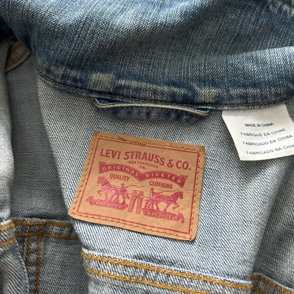 Levis Gorgeous old school Jean jacket, super soft. - Picture 4 of 4